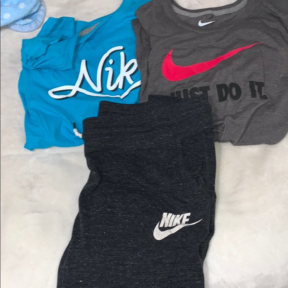 Bundle of Women’s Nike Clothes